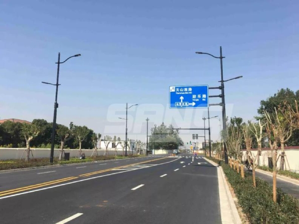 三思多桿合一道路照明