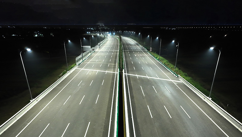 金義中央大道通車,三思智慧綜合桿,道路照明系統(tǒng)方案,點亮23公里智慧公路