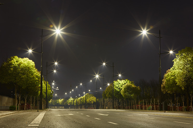 藍光危害,道路照明,平衡取舍